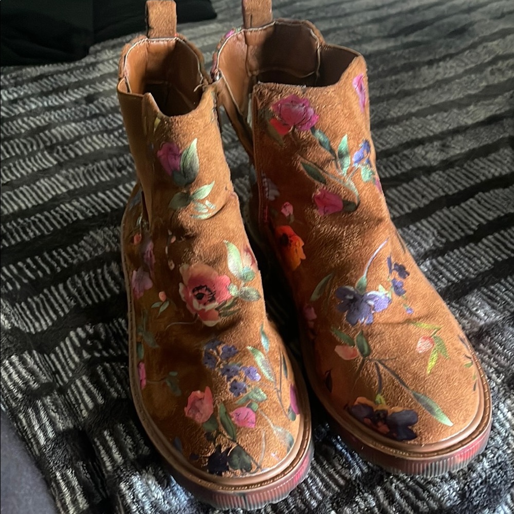 Steve Madden Brown Pink Ankle Booties Floral Design